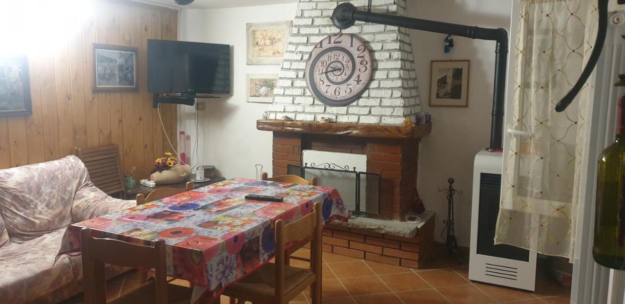Casa Vacanze Mingos Lodio Di La Carpineta 외부 사진
